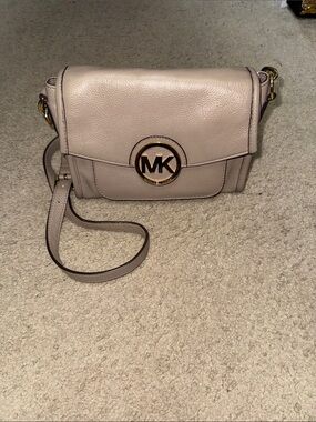 Michael Kors Pebble Leather Crossbody in Taupe with Gold MK Logo